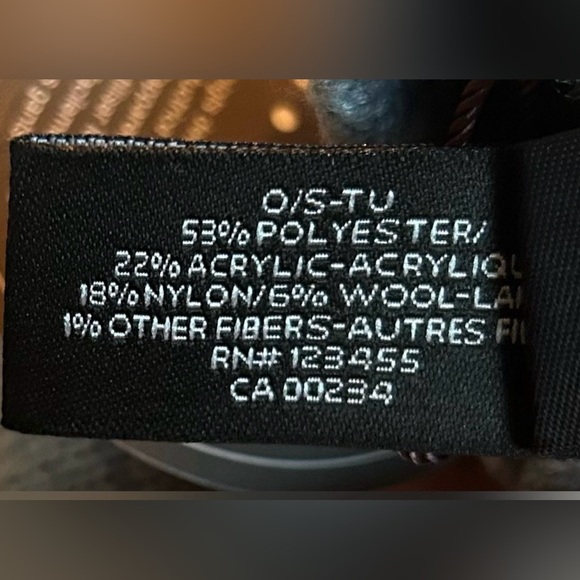 Lord & Taylor Woman’s Black Gloves One Size NWT - Picture 3 of 4